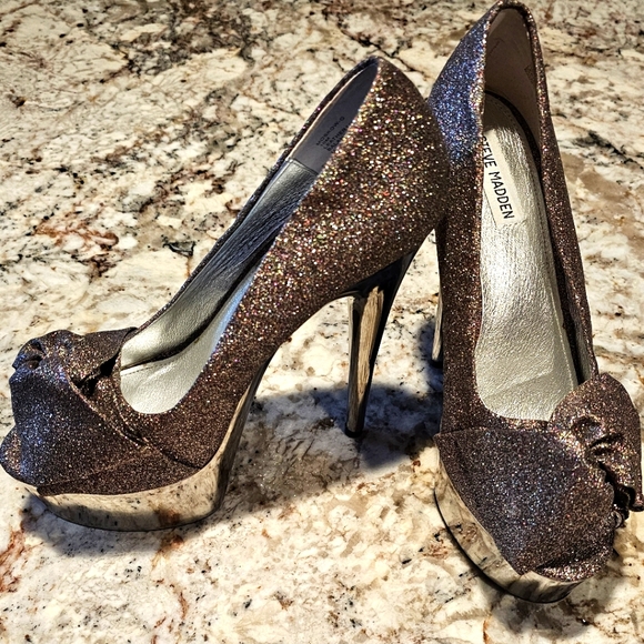 Steve Madden Moscow G Heels - Picture 2 of 10